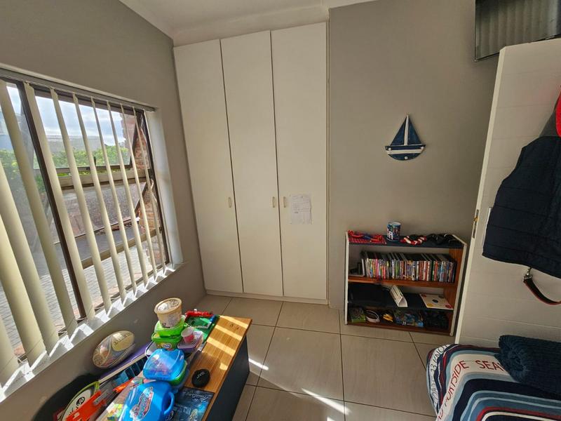 To Let 4 Bedroom Property for Rent in Aston Bay Eastern Cape